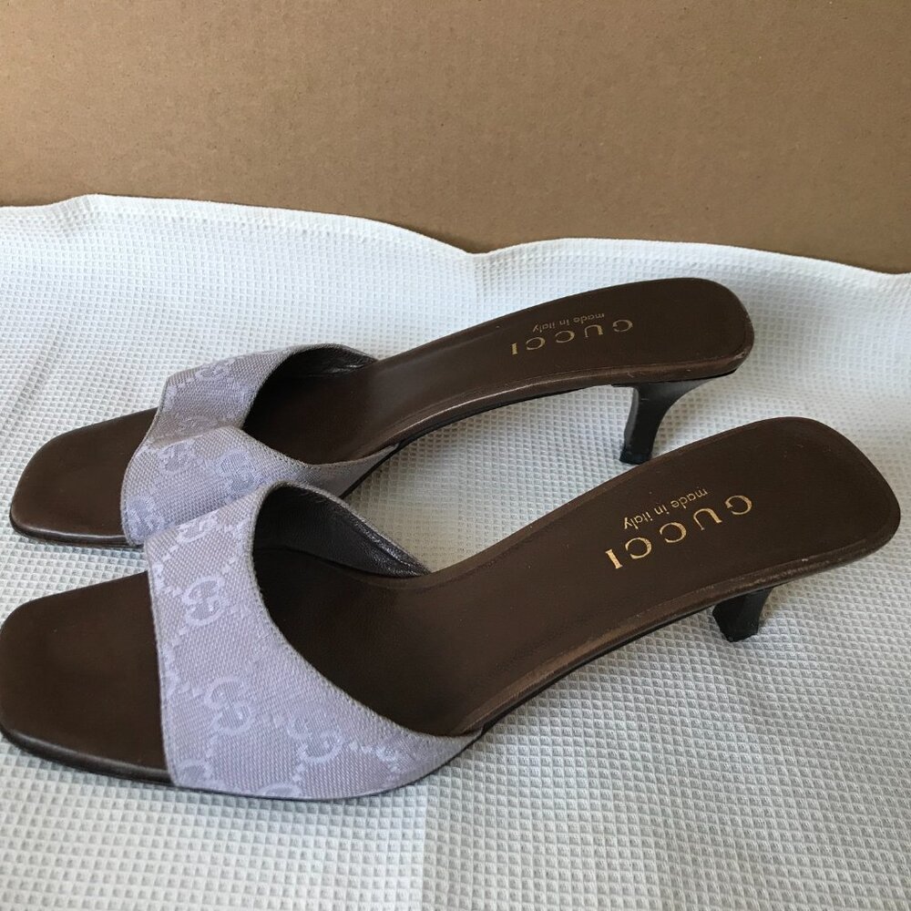 Gucci Lavender Mules, Heeled Slides Square Toe Logo printed fabric, size 7 1/2 B - Picture 6 of 9